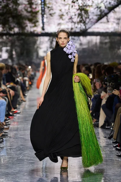 Look 1